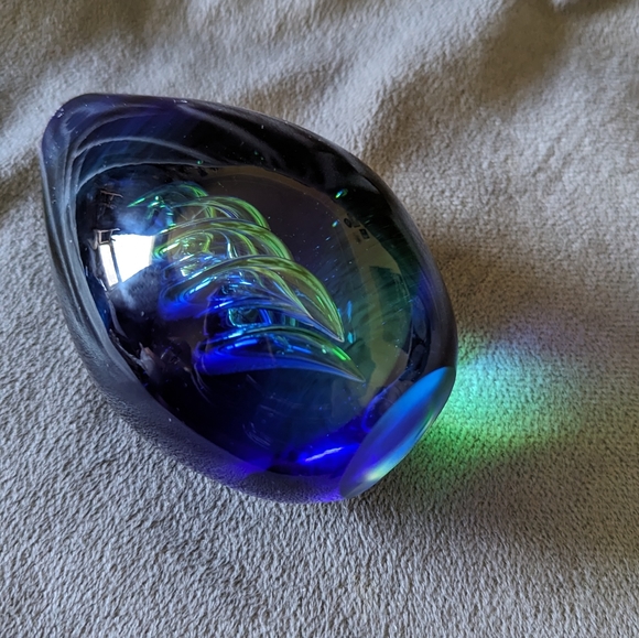 Art Glass Helix Blue and Green Swirls Egg Shaped 4.5" Paperweight - Picture 7 of 8